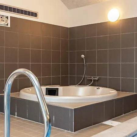 Hébergement de vacances 5 Star In Jerup Bratten Strand